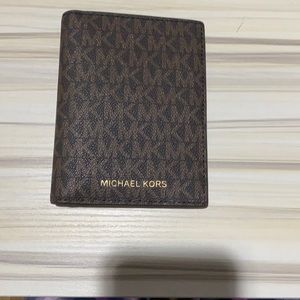 New Michael Kors Passport Wallet Holder